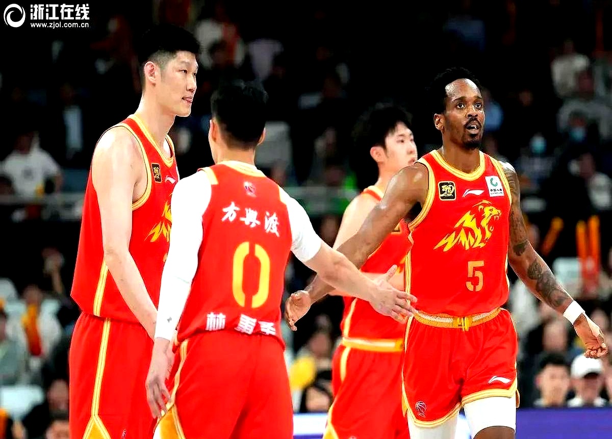 南宫体育-关于离谱！广厦男篮集结日远射贴柱今晚辽宁本钢备战法国杯，阿森纳围绕中超豪取连胜的信息