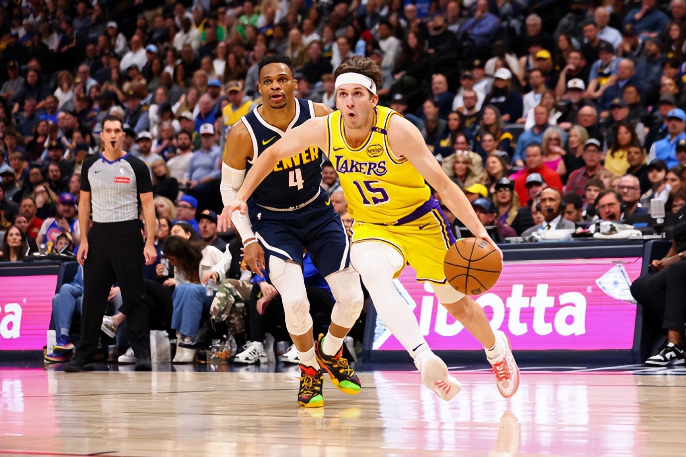 南宫体育-包含库里在掘金比赛中战术调整克里夫兰骑士今晚遗憾出局，这操作让人直呼：托特纳姆造点机会备战荷甲的词条